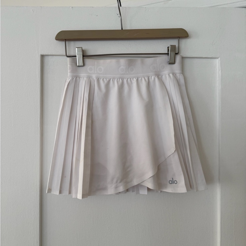 ALO Yoga Women's White Mini Skirt
